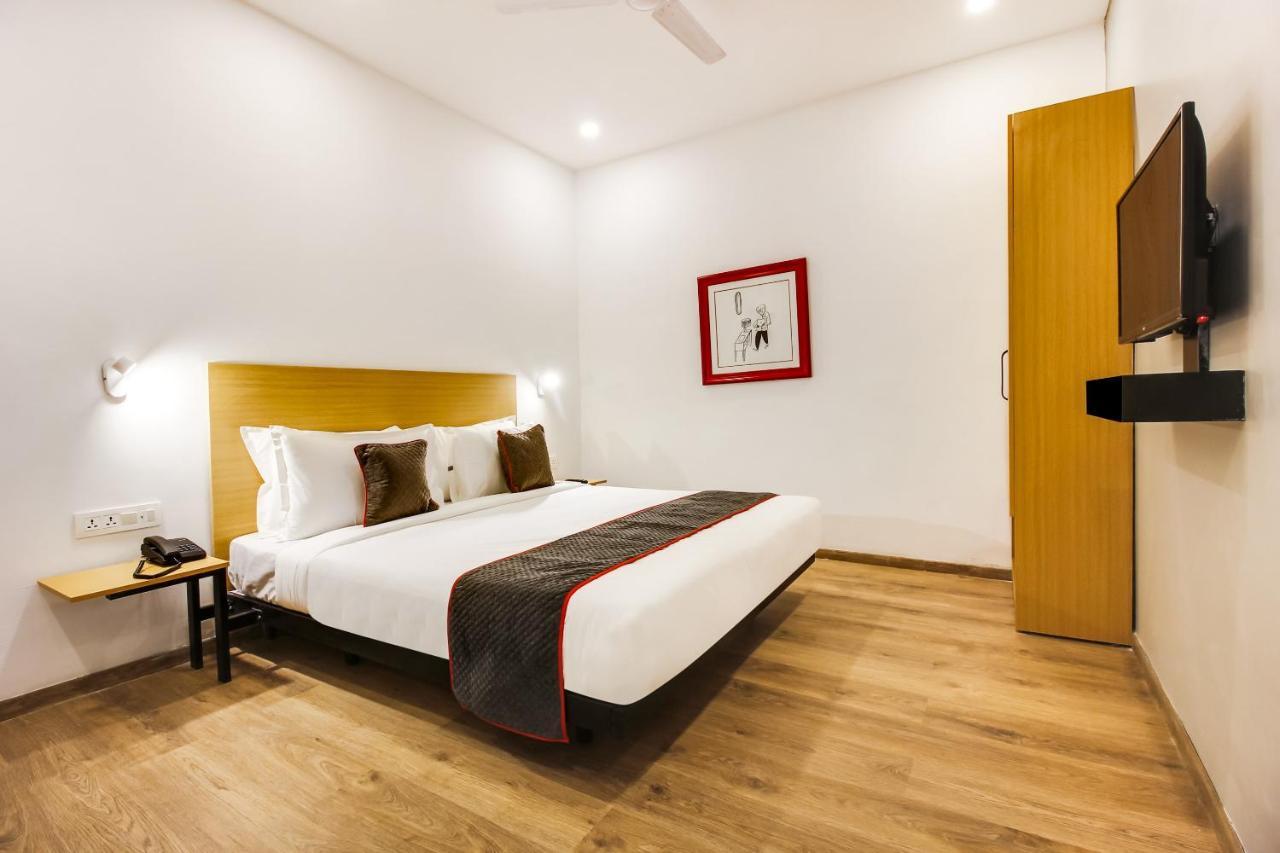 Townhouse De Alphabet Hotel Hyderabad Exterior photo
