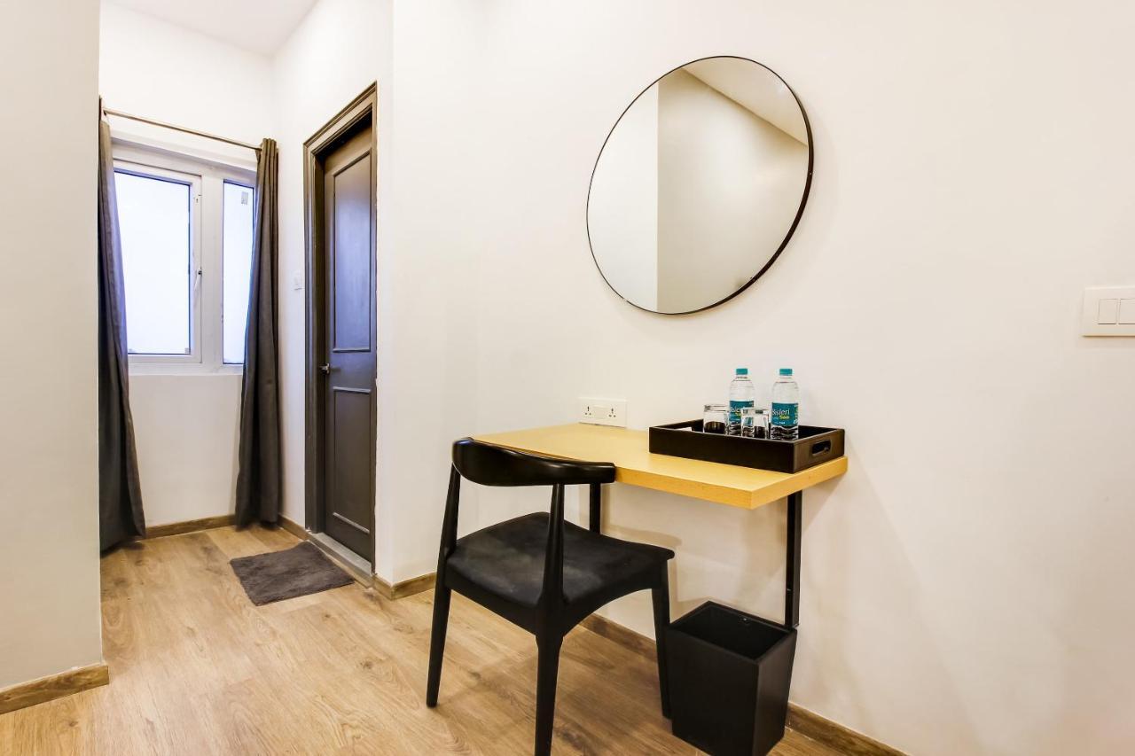 Townhouse De Alphabet Hotel Hyderabad Exterior photo